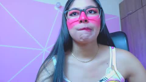 XALLYSONX online show from April 15, 2026, 12:01 pm