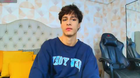 xam_collen online show from October 7, 2025, 1:19 pm