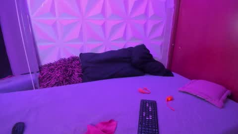 xamabtlee0107 online show from September 16, 2025, 4:57 am