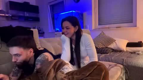 xamrelgneal online show from April 3, 2026, 6:50 pm