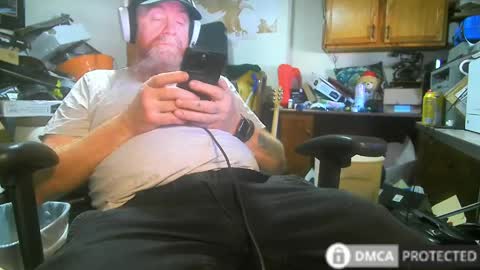 Snapshot of xander71972 chatting on May 4, 2026, 1:40 pm xander71972 online show from May 4, 2026, 1:40 pm