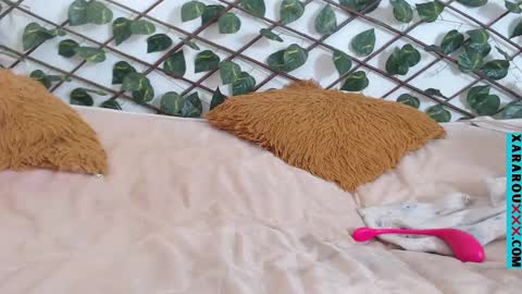 Snapshot of xararouxxx chatting on March 8, 2025, 12:52 pm S A R A 100K followers online show from March 8, 2025, 12:52 pm