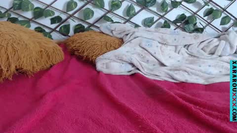 Snapshot of xararouxxx chatting on March 11, 2025, 11:12 am S A R A 100K followers online show from March 11, 2025, 11:12 am