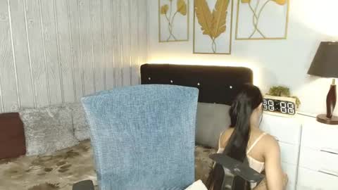 Snapshot of xasian_dollx chatting on August 3, 2026, 6:34 am ELLA online show from August 3, 2026, 6:34 am