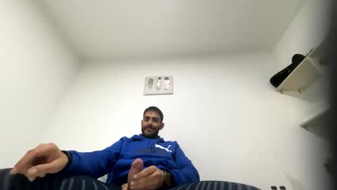 xavi3200 online show from December 8, 2024, 8:25 pm