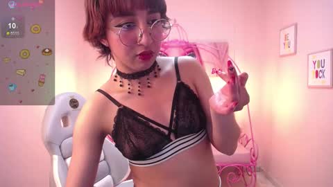Xayah online show from February 8, 2025, 4:36 pm