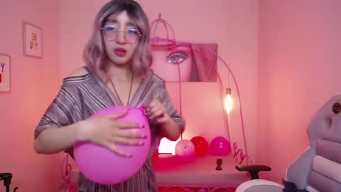 Xayah online show from February 14, 2025, 1:51 pm