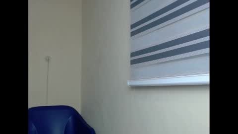 xcreamypussy online show from January 8, 2025, 4:12 am