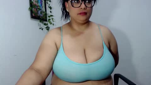 xelenagomez31 online show from December 5, 2024, 1:25 am