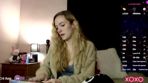 Snapshot of xelliee_rosex chatting on January 17, 2025, 11:29 pm EllieeRose online show from January 17, 2025, 11:29 pm