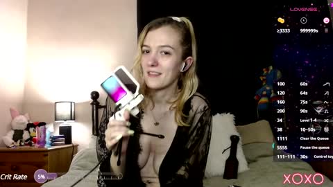 Snapshot of xelliee_rosex chatting on January 30, 2025, 12:48 pm EllieeRose online show from January 30, 2025, 12:48 pm