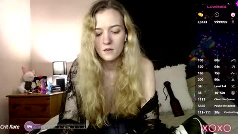 Snapshot of xelliee_rosex chatting on February 9, 2025, 8:34 pm EllieeRose online show from February 9, 2025, 8:34 pm
