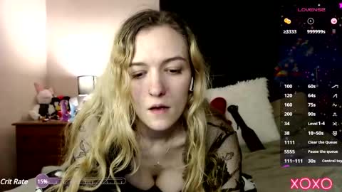 Snapshot of xelliee_rosex chatting on February 10, 2025, 9:04 pm EllieeRose online show from February 10, 2025, 9:04 pm