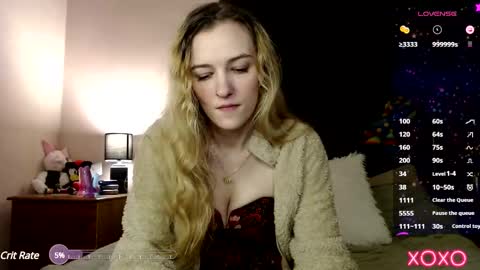Snapshot of xelliee_rosex chatting on February 15, 2025, 11:36 pm EllieeRose online show from February 15, 2025, 11:36 pm