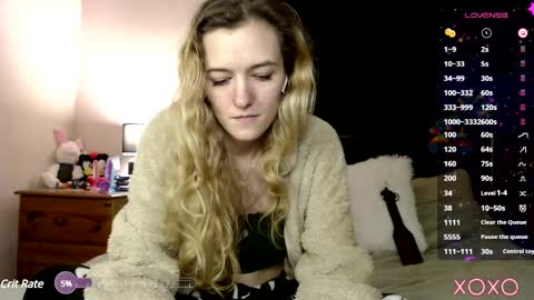 Snapshot of xelliee_rosex chatting on March 9, 2025, 11:03 pm EllieeRose online show from March 9, 2025, 11:03 pm
