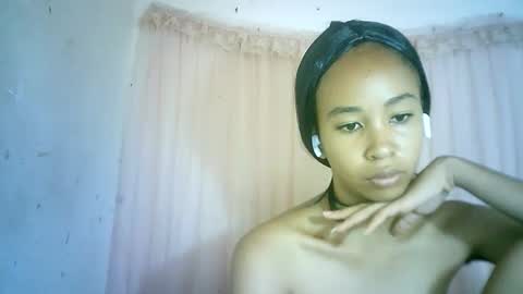 Snapshot of xenna610827 chatting on January 26, 2025, 11:17 am xenna610827 online show from January 26, 2025, 11:17 am