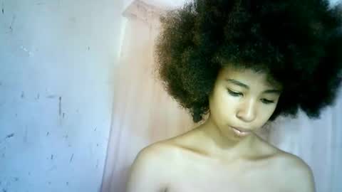 Snapshot of xenna610827 chatting on February 23, 2025, 9:33 am xenna610827 online show from February 23, 2025, 9:33 am