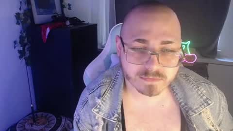 F A B I A N online show from September 24, 2025, 6:28 am