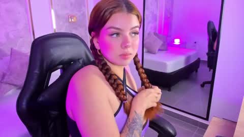 X I M E N A  online show from April 13, 2026, 7:41 pm