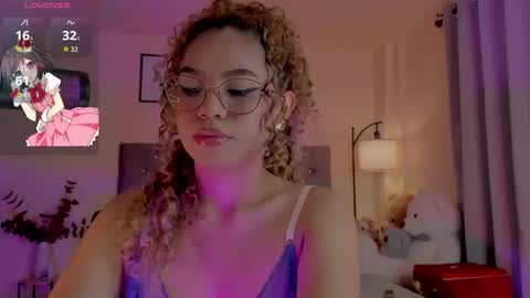 camila online show from December 18, 2025, 7:53 pm