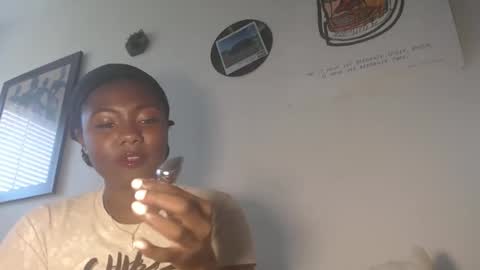 Ximora online show from February 15, 2026, 8:05 pm