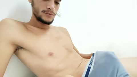 Snapshot of xineeddine chatting on October 3, 2025, 12:29 am xineeddine online show from October 3, 2025, 12:29 am