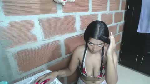 xiomi705825 online show from October 31, 2025, 4:13 am