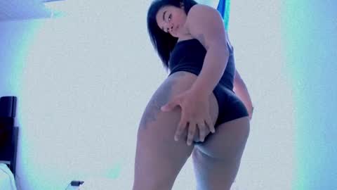 Snapshot of xiomy_winklar chatting on December 18, 2024, 3:22 pm xiomy winklar online show from December 18, 2024, 3:22 pm