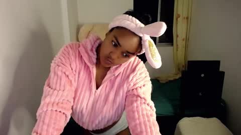 Snapshot of xiomy_winklar chatting on December 23, 2024, 12:57 am xiomy winklar online show from December 23, 2024, 12:57 am