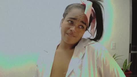 Snapshot of xiomy_winklar chatting on February 12, 2025, 12:37 am xiomy winklar online show from February 12, 2025, 12:37 am