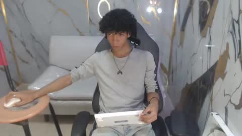 xion_ez online show from November 8, 2025, 7:45 pm