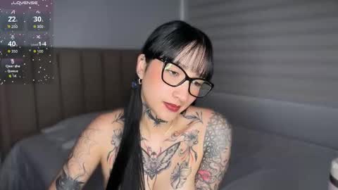 xisisxx online show from March 10, 2026, 9:20 pm