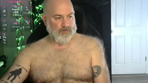 Snapshot of xjohnniex77 chatting on January 17, 2026, 4:06 am MrSlowBurn77 online show from January 17, 2026, 4:06 am