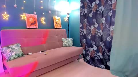 Chloe online show from February 10, 2025, 12:29 pm