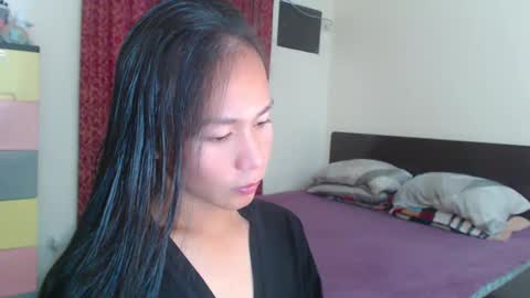 Snapshot of xlovely_destinyx chatting on February 17, 2025, 5:14 am Alice online show from February 17, 2025, 5:14 am