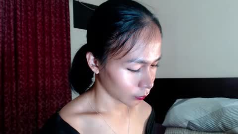 Snapshot of xlovely_destinyx chatting on November 25, 2025, 6:02 am Alice online show from November 25, 2025, 6:02 am