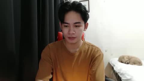 Snapshot of xluminous chatting on November 5, 2025, 5:57 pm MIKAEL online show from November 5, 2025, 5:57 pm