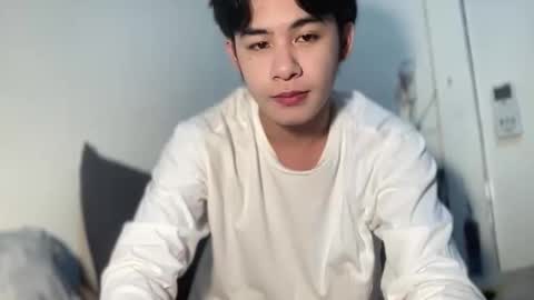 Snapshot of xluminous chatting on February 14, 2026, 10:23 am MIKAEL online show from February 14, 2026, 10:23 am