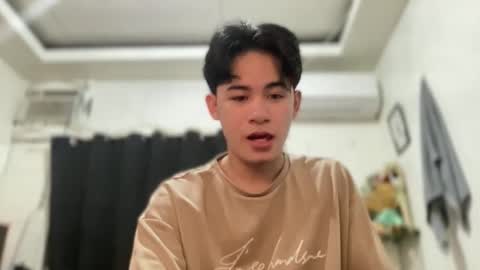 Snapshot of xluminous chatting on March 13, 2026, 4:35 pm MIKAEL online show from March 13, 2026, 4:35 pm