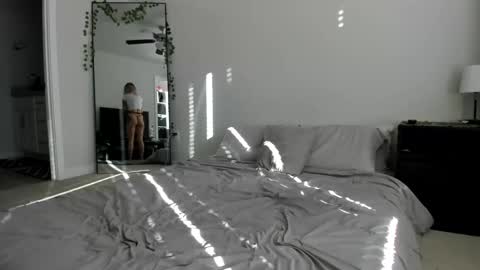 Snapshot of xlunaskye chatting on January 6, 2025, 10:26 pm online show from January 6, 2025, 10:26 pm