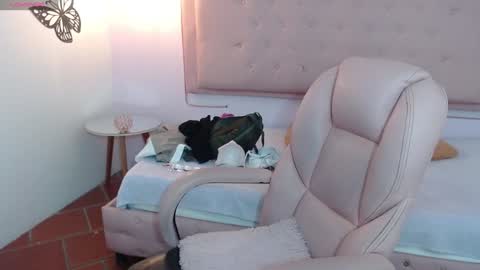 Snapshot of xlunna chatting on January 25, 2025, 12:06 am lunna online show from January 25, 2025, 12:06 am