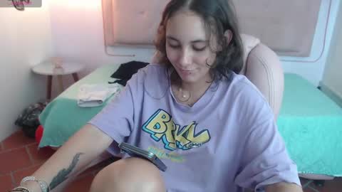 Snapshot of xlunna chatting on February 20, 2025, 10:59 pm lunna online show from February 20, 2025, 10:59 pm