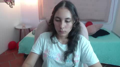 Snapshot of xlunna chatting on February 21, 2025, 8:38 pm lunna online show from February 21, 2025, 8:38 pm