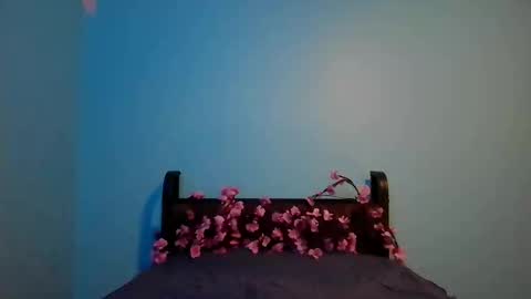 xmiaxbutterflyx3 online show from November 10, 2025, 4:00 am