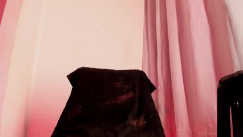 xmistresspervet online show from December 19, 2025, 9:11 pm