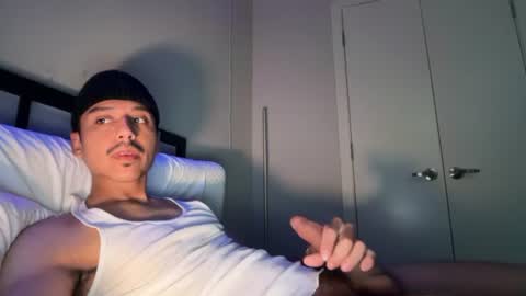 Snapshot of xmomentumx chatting on July 7, 2026, 4:55 pm xmomentumx online show from July 7, 2026, 4:55 pm