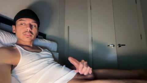 Snapshot of xmomentumx chatting on July 13, 2026, 3:59 pm xmomentumx online show from July 13, 2026, 3:59 pm