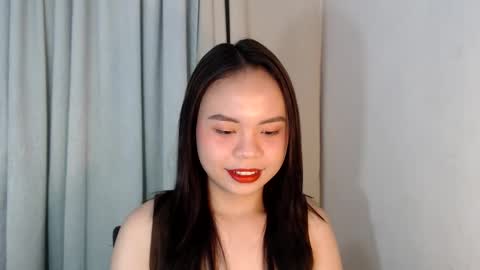 Snapshot of xo_worth_it chatting on February 12, 2026, 12:16 am nathalie online show from February 12, 2026, 12:16 am