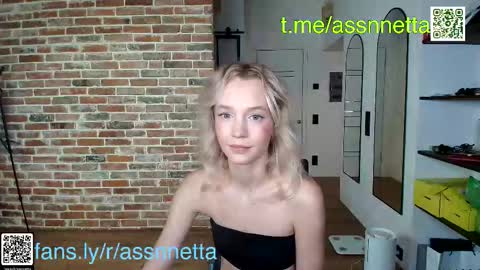 Assnnettablondie online show from September 16, 2025, 7:31 am