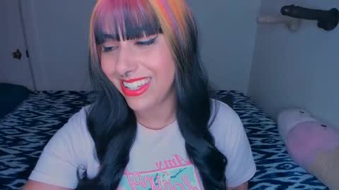 Snapshot of xocurvyrae chatting on December 5, 2024, 2:33 pm Rae online show from December 5, 2024, 2:33 pm